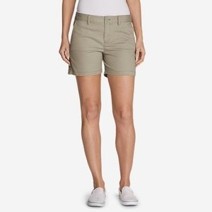 Eddie Bauer NWT Stretch Legend Wash Slightly Curvy 8R Shorts Cloud Color.